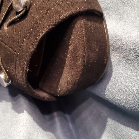 NWT Torrid sexy Black boots with rounds studs and  peep toe - Picture 5 of 11